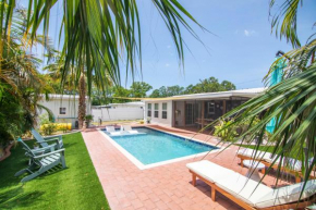 CasaHelena Poolside Paradise,Heated Pool,5min to Beach,IRB Clearwater,BBQ